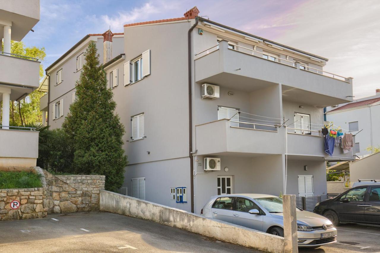 Tomisha Apartment Pjescana Uvala Exterior foto