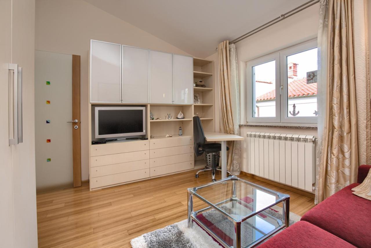 Tomisha Apartment Pjescana Uvala Exterior foto